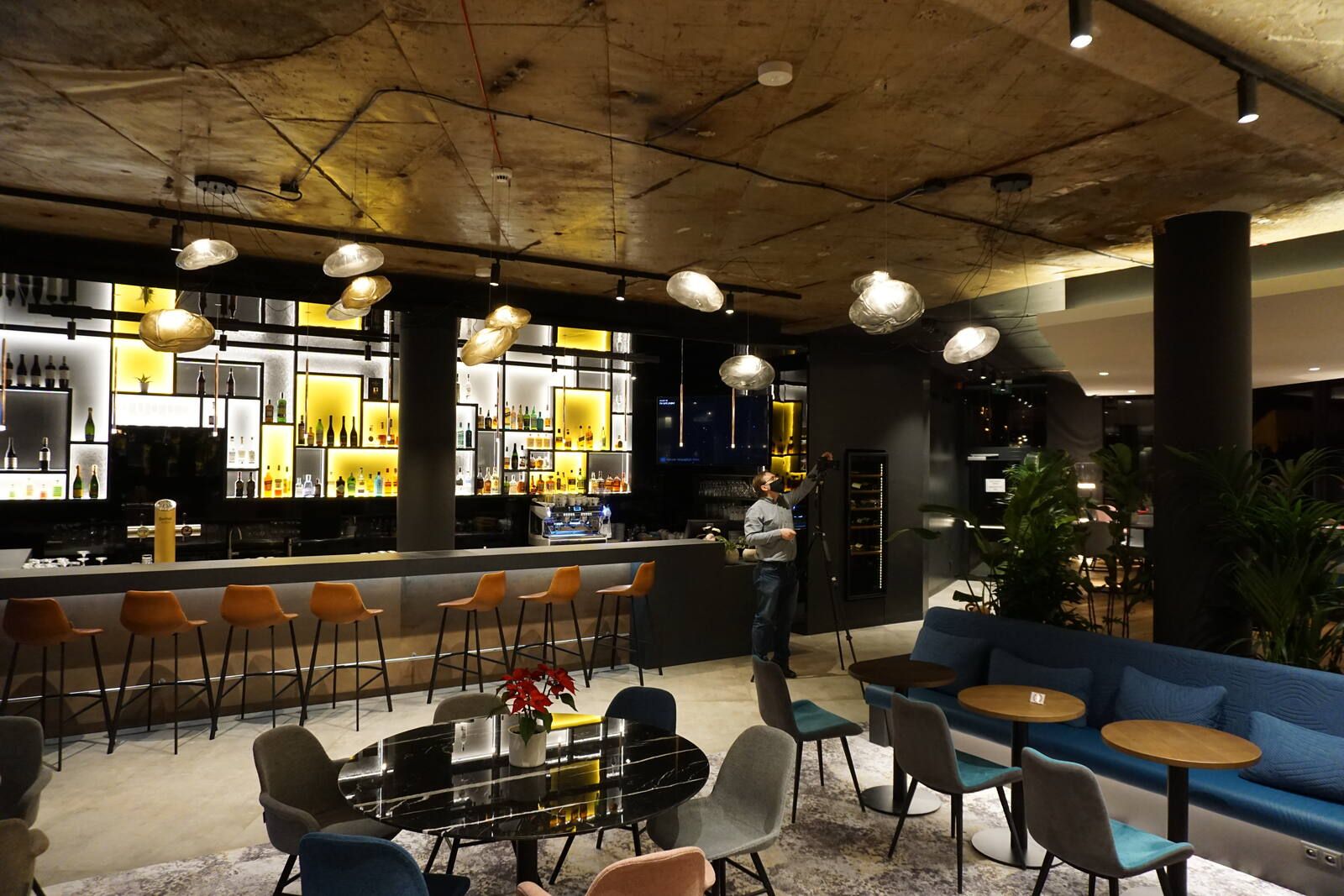 Eclipse Lounge Bar — detail interiéru